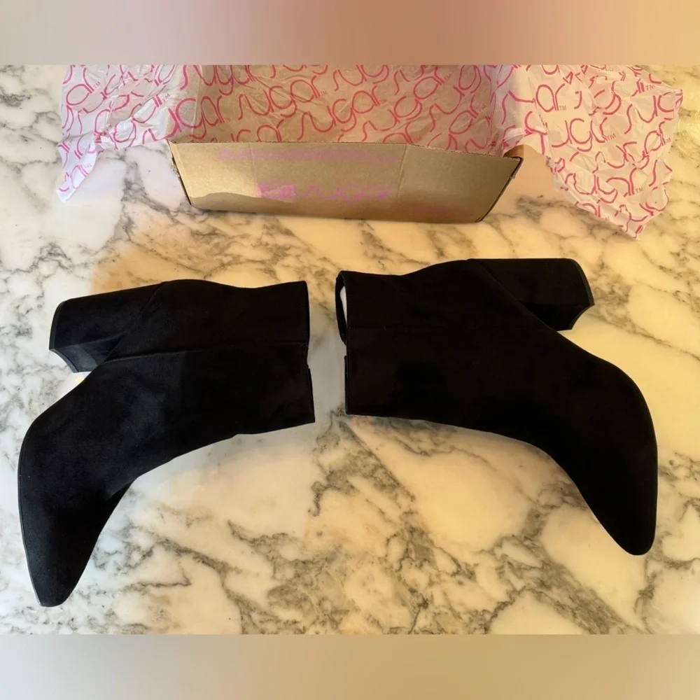 🖤 NIB Sugar Evvie Black Chelsea Booties | Pointed Toe | Sz 11 | Chunky Heel